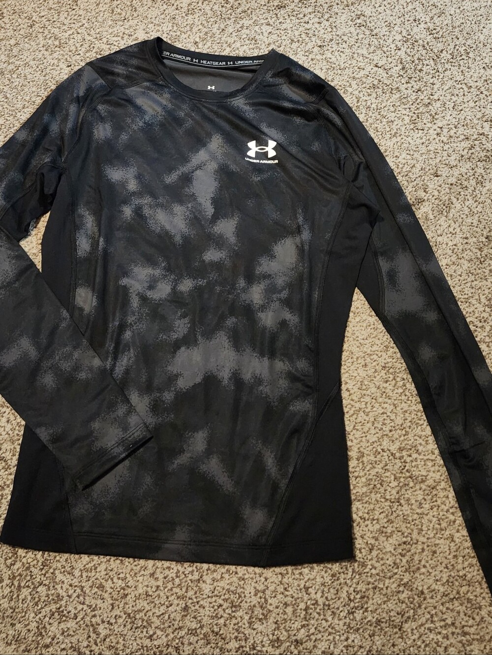Under Armour Black Gray Camo Long Sleeve Performance Top